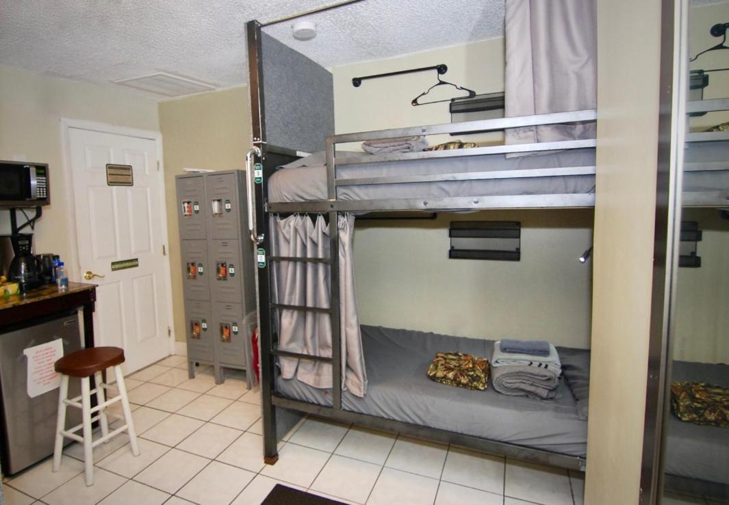 Sheridan Hostel Dania Beach Exterior photo