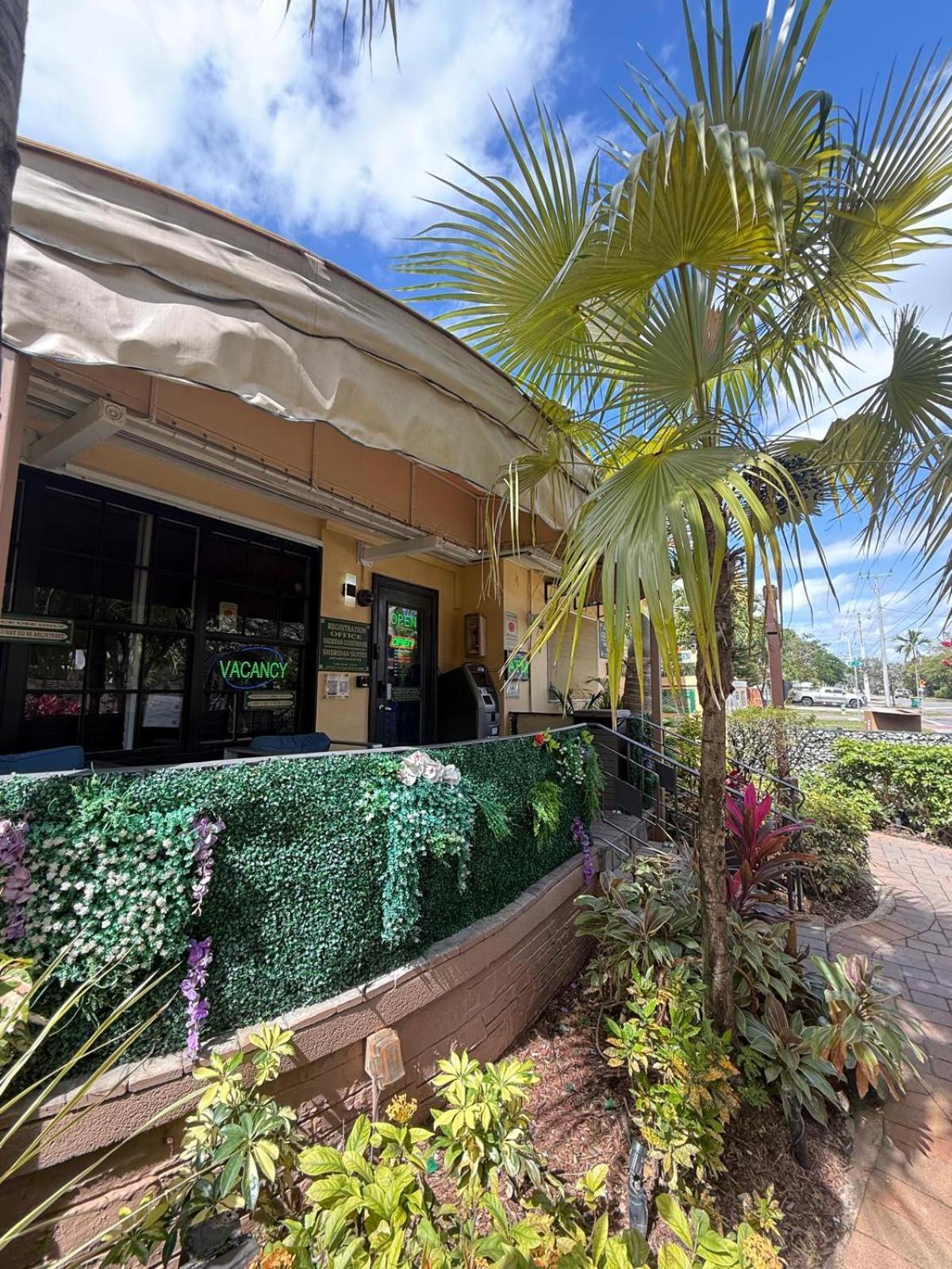 Sheridan Hostel Dania Beach Exterior photo